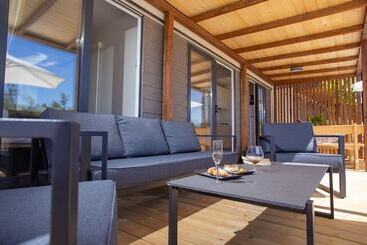 Lastura Aparthotel & Mobile Homes