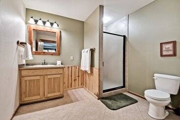 Lake Forest Luxury Log Cabins