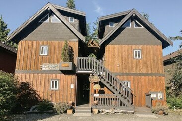 Wild Pacific Waterfront Cabins