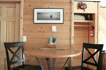 Wild Pacific Waterfront Cabins