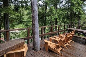 Wild Pacific Waterfront Cabins
