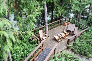 Wild Pacific Waterfront Cabins