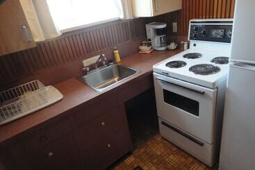 Airport Inn Motel & Rv Park