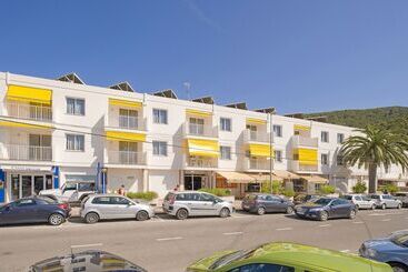Apartamentos Cala Llonga Playa Ibiza