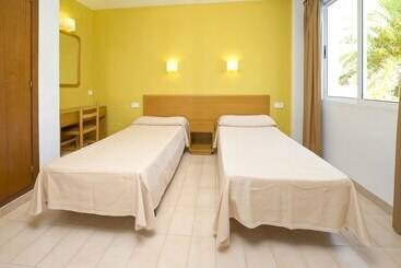 Apartamentos Cala Llonga Playa Ibiza