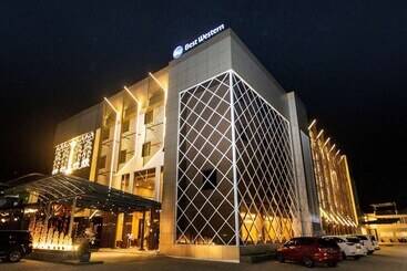 هتل Best Western Batang Garing