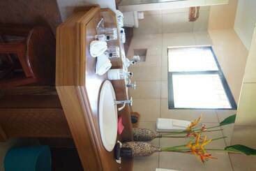 هتل Inn Jimenez