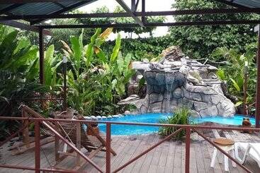 هتل Inn Jimenez