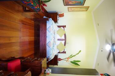 هتل Inn Jimenez