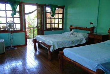 בית מלון כפרי Las Cotingas Lodge