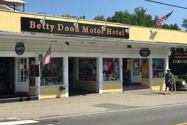 مُتل Betty Doon Motor