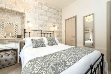 تختخواب و صبحانه 2 Cambridge Villas