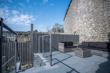 Hawtree Cottage   2 Bed Cottage   Tenby