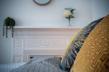 Hawtree Cottage 2 Bed Cottage Tenby