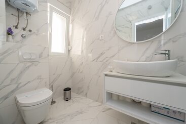 پانسیون Apartments & Rooms Pool Villas Maris B