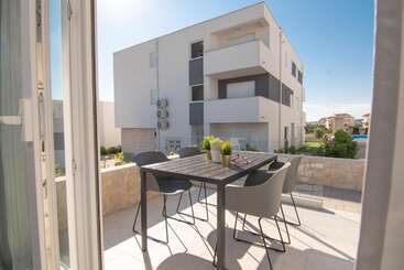 پانسیون Apartments & Rooms Pool Villas Maris B