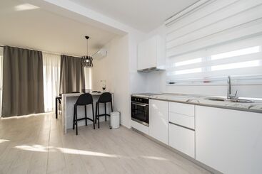 پانسیون Apartments & Rooms Pool Villas Maris B