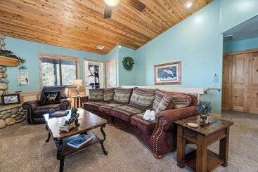 Sleepy Bear Lodge