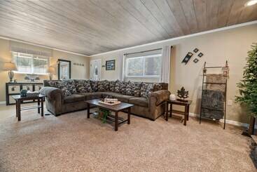 Maple Lane Lodge