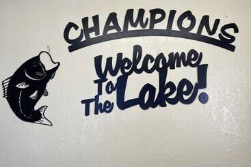 مُتل Champions Inn