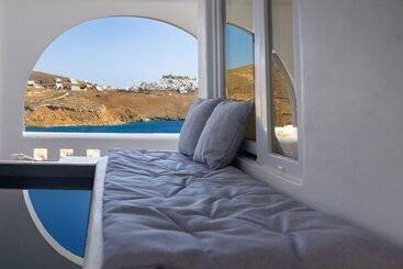 هتل Infinity Blue Suites