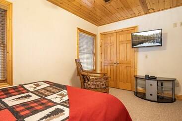 Lakeside Lodge