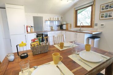 Merlins Cabin   2 Bed   Blaen Cedi Farm