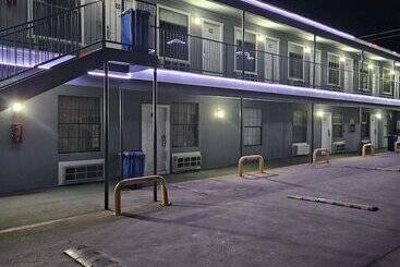 Motel 9