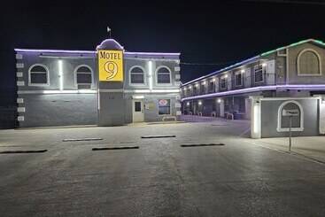 Motel 9