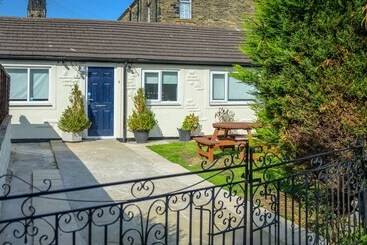 اقامتگاه Inviting 1 Bed House In Bradford