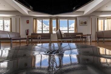 Albergue Inturjoven Sierra Nevada   Hostel