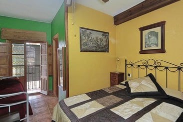 مسافرخانه Apartamentos La Miga