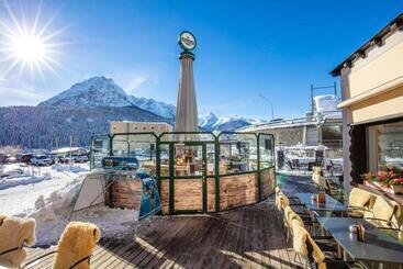 酒店 Bellaval Scuol