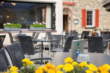 هتل Bellaval Scuol