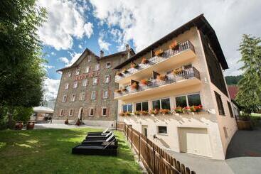 酒店 Bellaval Scuol