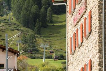 酒店 Bellaval Scuol