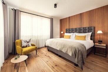 هتل Conrad's Mountain Lodge