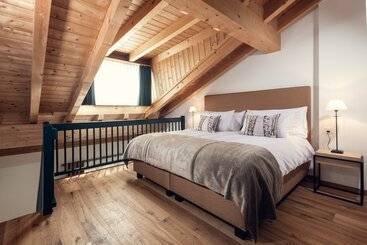 هتل Conrad's Mountain Lodge