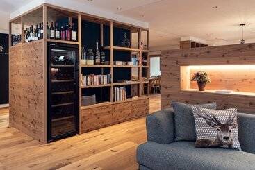 هتل Conrad's Mountain Lodge