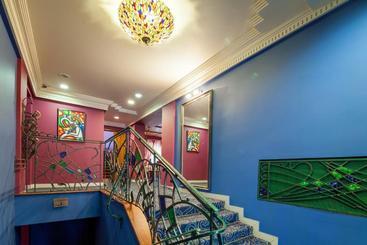 酒店 Nikola House