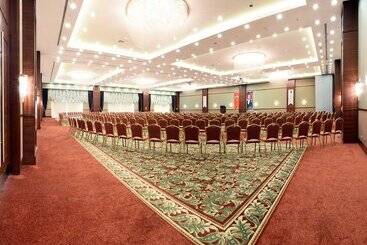 هتل Ramada Plaza Altin Kayisi