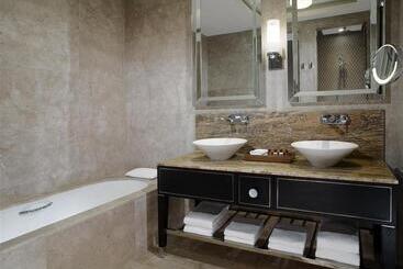 هتل Sheraton Grand Adana