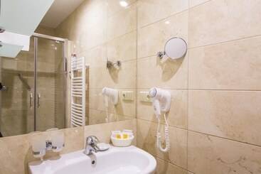هتل Windsor Spa