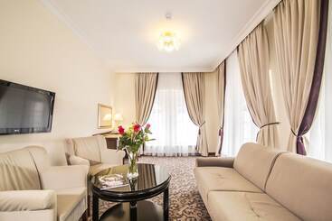 هتل Windsor Spa