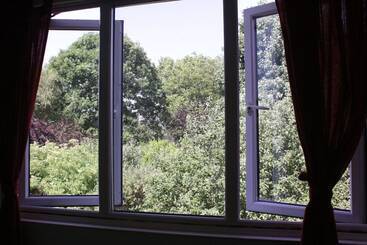 تختخواب و صبحانه Sandford Meadow Guest House