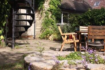 تختخواب و صبحانه Sandford Meadow Guest House
