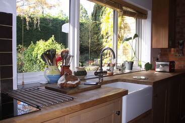 تختخواب و صبحانه Sandford Meadow Guest House