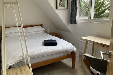 تختخواب و صبحانه Sandford Meadow Guest House
