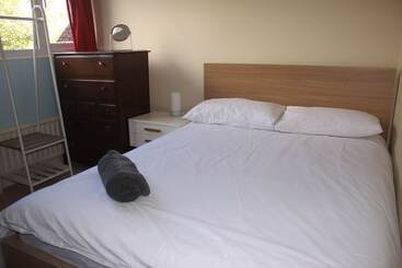 تختخواب و صبحانه Sandford Meadow Guest House