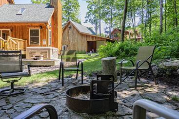 Big Log Lodge